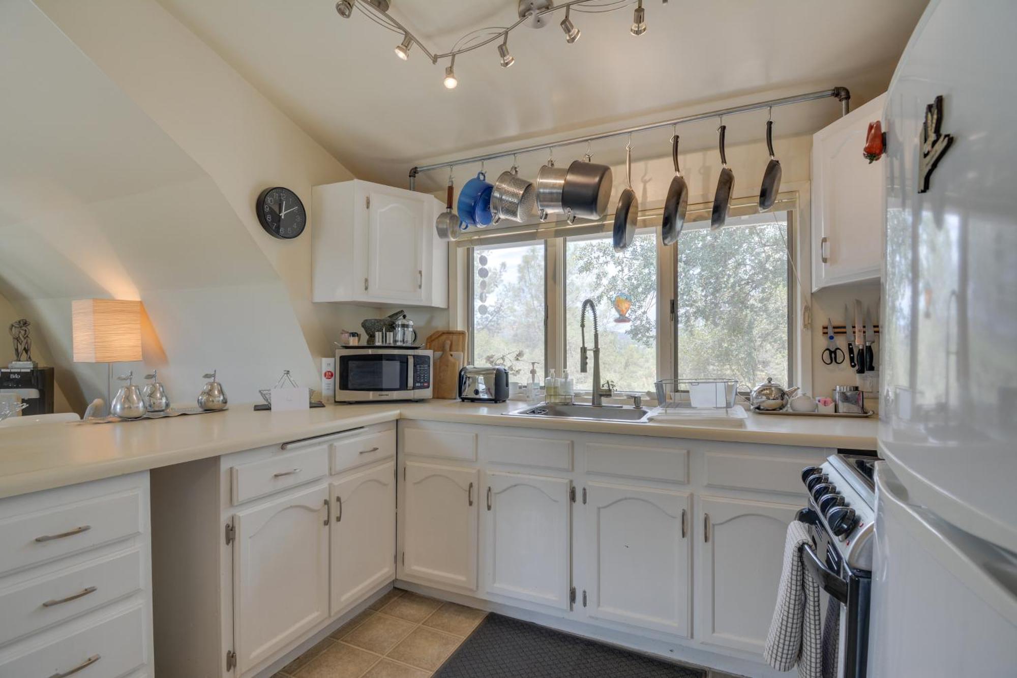 Hébergement de vacances Furnished Patio And Sierra Mtn Views *