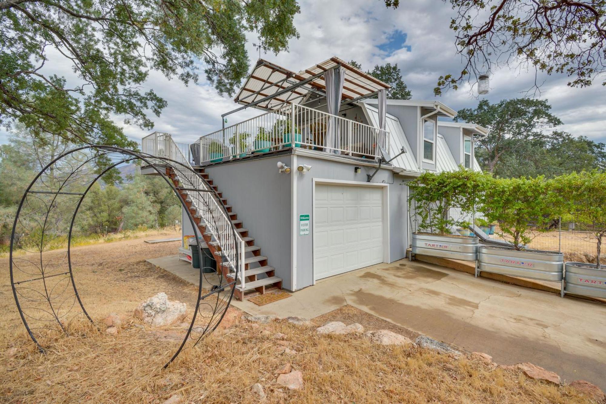 Furnished Patio And Sierra Mtn Views *