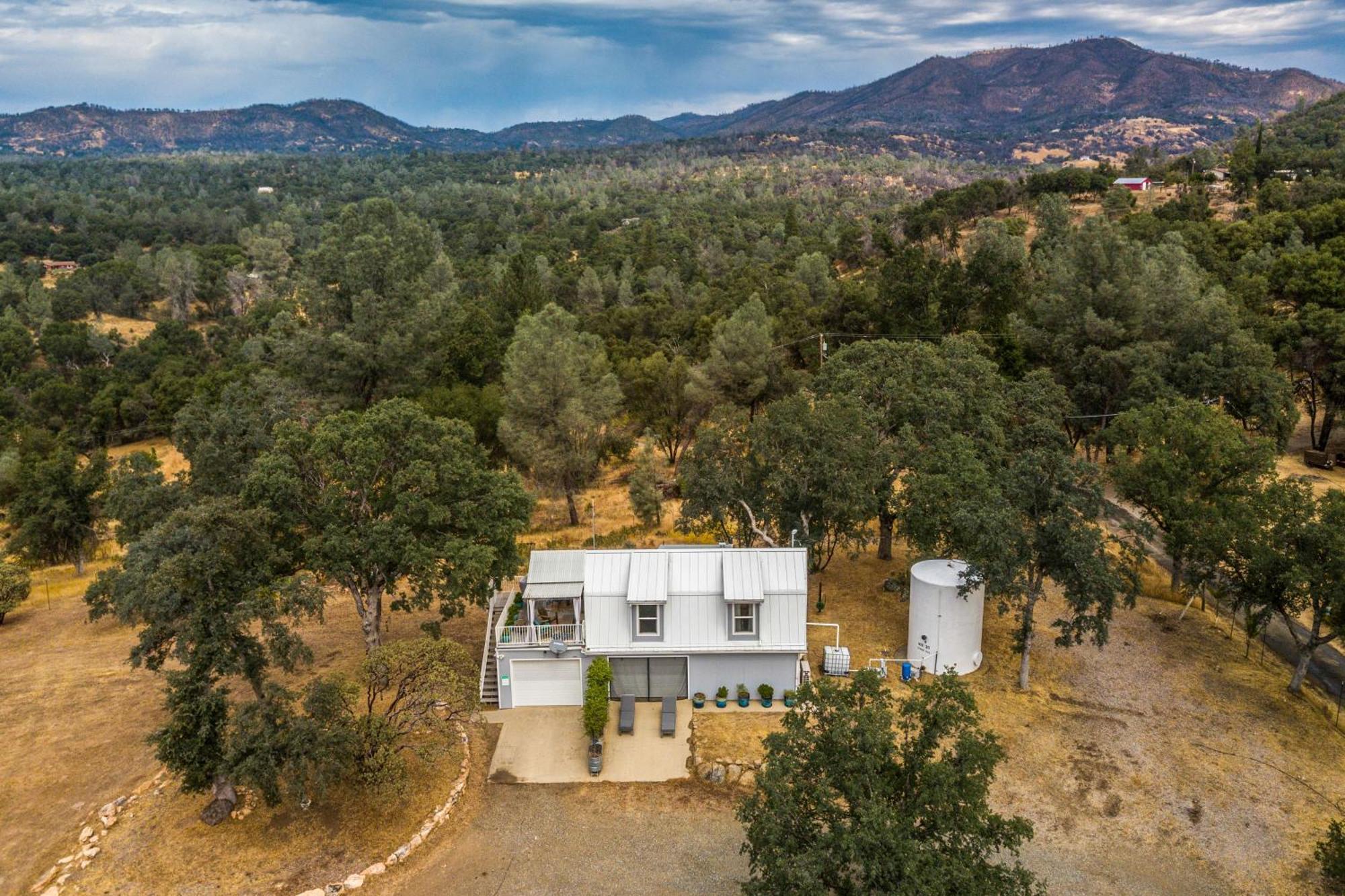 Furnished Patio And Sierra Mtn Views Hébergement de vacances Mariposa